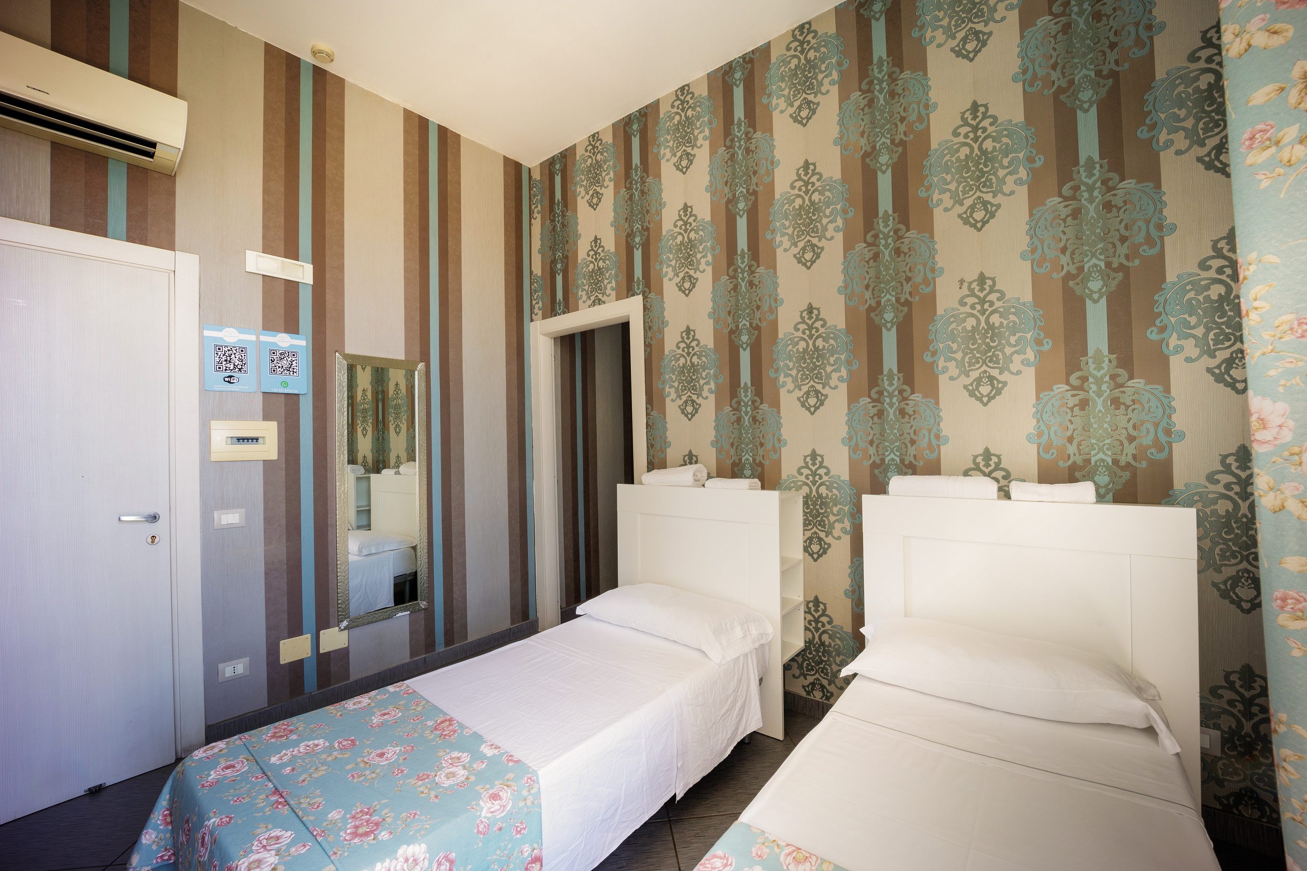 HOTEL NEW SAYONARA | Hotel Stazione Centrale di Napoli | camere | colazione | dayhouse | hotel | piazza garibaldi