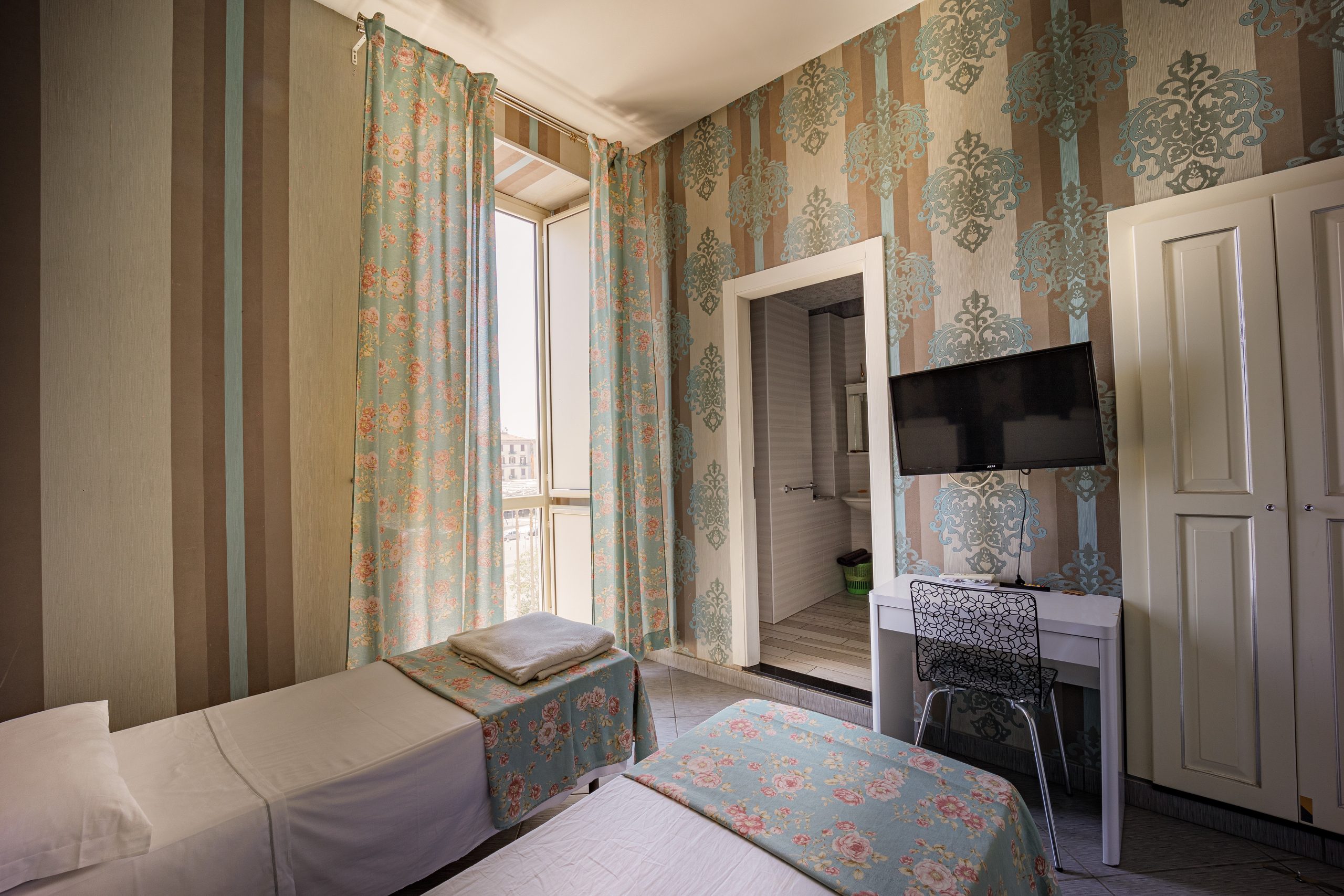 HOTEL NEW SAYONARA | Hotel Stazione Centrale di Napoli | camere | colazione | dayhouse | hotel | piazza garibaldi