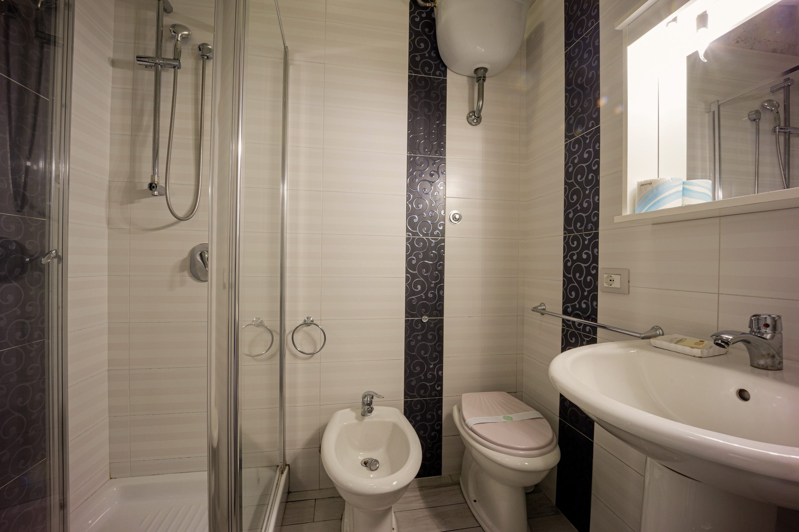 HOTEL NEW SAYONARA | Hotel Stazione Centrale di Napoli | camere | colazione | dayhouse | hotel | piazza garibaldi Hotel Napoli Centrale | Albergo Napoli Stazione Centrale | Hotel vicino Stazione Napoli Centrale | Miglior Hotel Napoli Centrale |
Prenotazione Hotel Napoli Stazione | Camere Hotel Napoli Stazione | Offerte Hotel Napoli Centrale | Hotel Economici Napoli Stazione | Hotel 4 Stelle Napoli Centrale |
Recensioni Hotel Napoli Stazione | Pizza