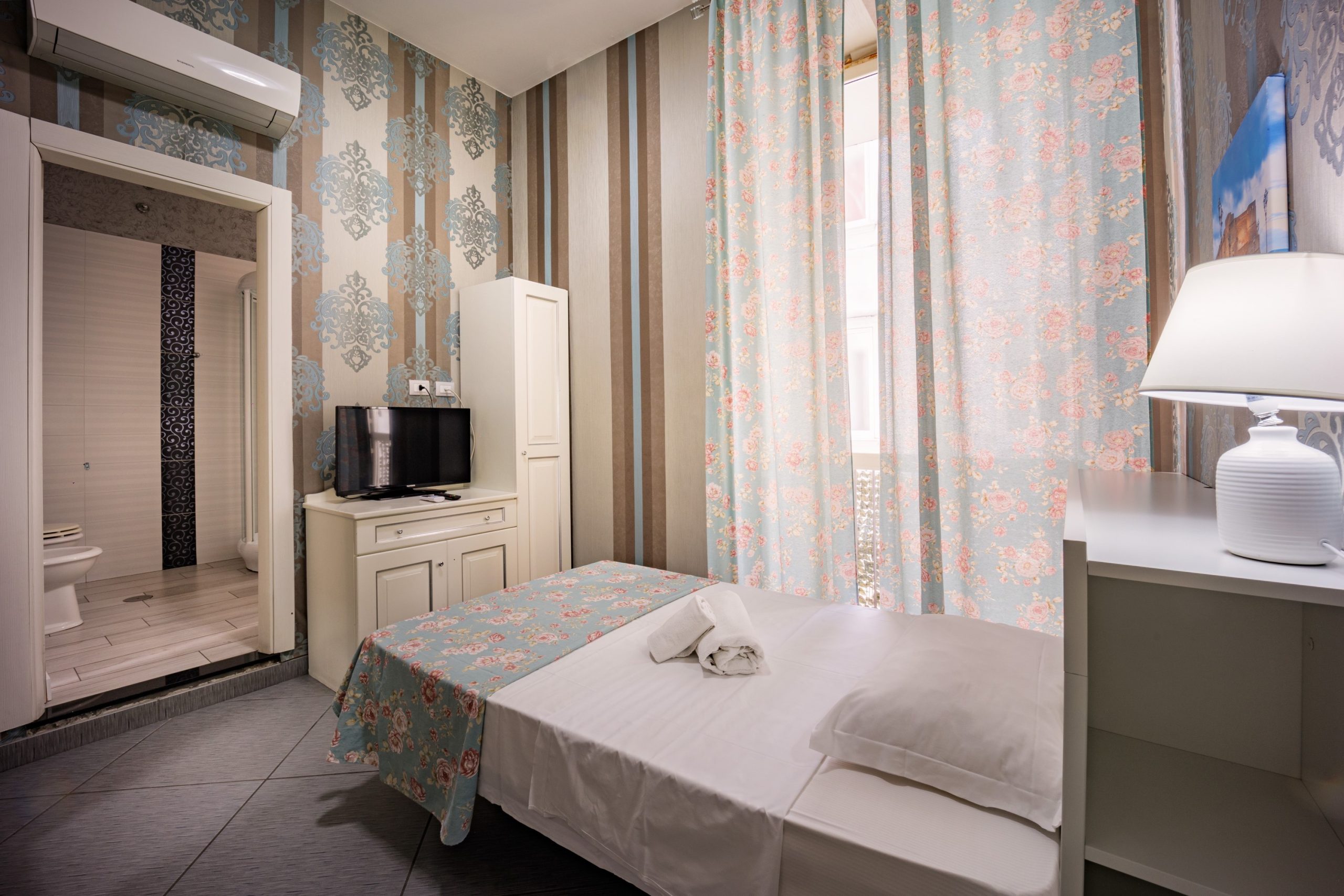 HOTEL NEW SAYONARA | Hotel Stazione Centrale di Napoli | camere | colazione | dayhouse | hotel | piazza garibaldi Hotel Napoli Centrale | Albergo Napoli Stazione Centrale | Hotel vicino Stazione Napoli Centrale | Miglior Hotel Napoli Centrale |
Prenotazione Hotel Napoli Stazione | Camere Hotel Napoli Stazione | Offerte Hotel Napoli Centrale | Hotel Economici Napoli Stazione | Hotel 4 Stelle Napoli Centrale |
Recensioni Hotel Napoli Stazione | Pizza